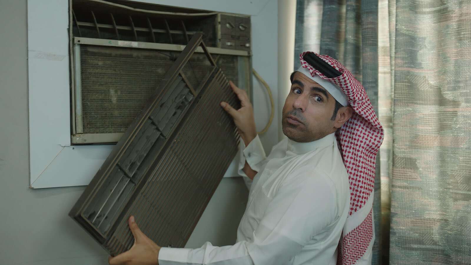 الساطي من مسلسل شباب البومب12 (منصات تواصل)