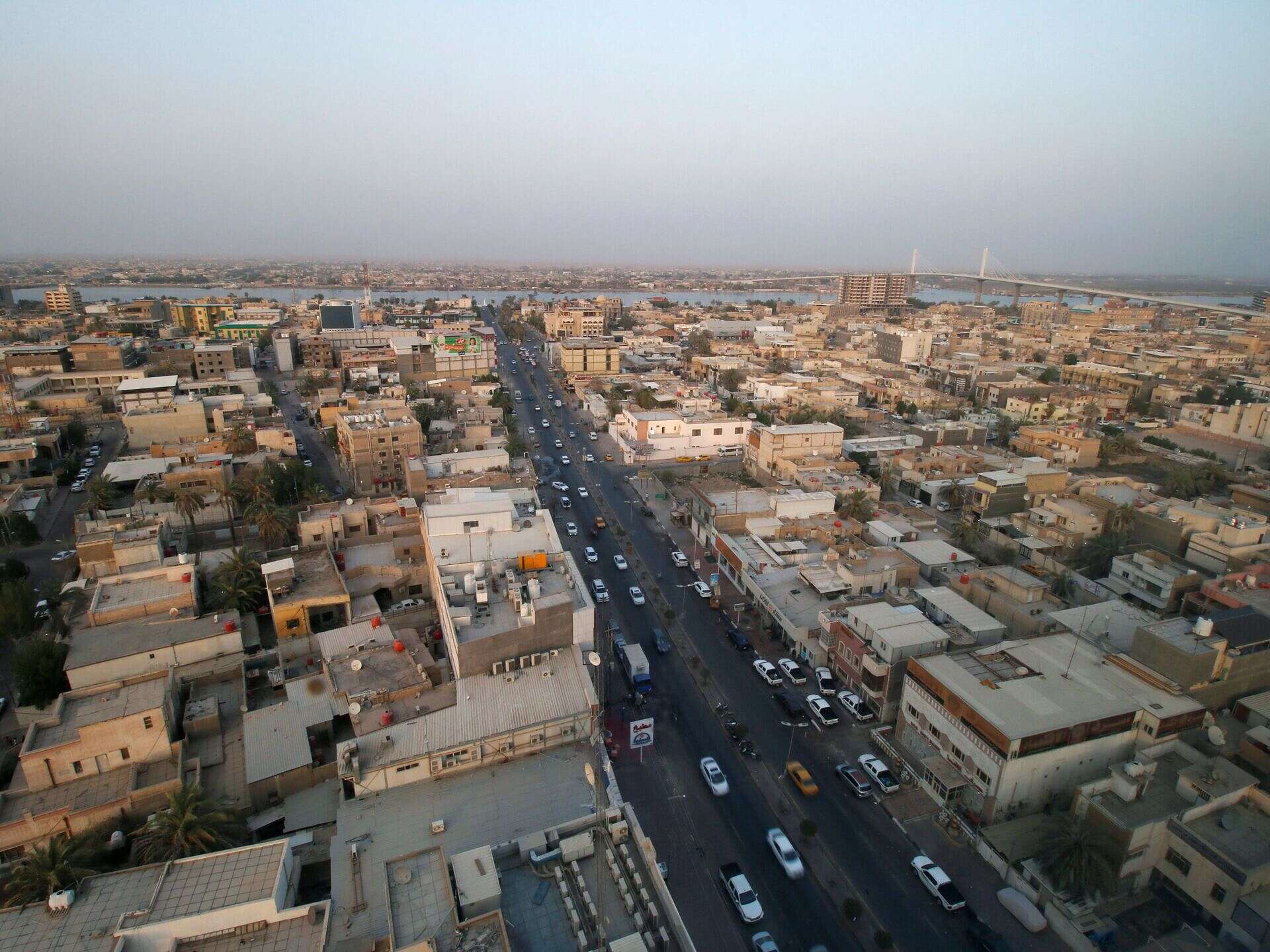 إيران تأمر فصائلها في العراق بنزع السلاح: خطوة مفاجئة قد تحول موازين القوى