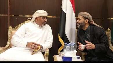 السياسيان اليمنيان حميد الأحمر وعيدروس الزبيدي (مواقع)
