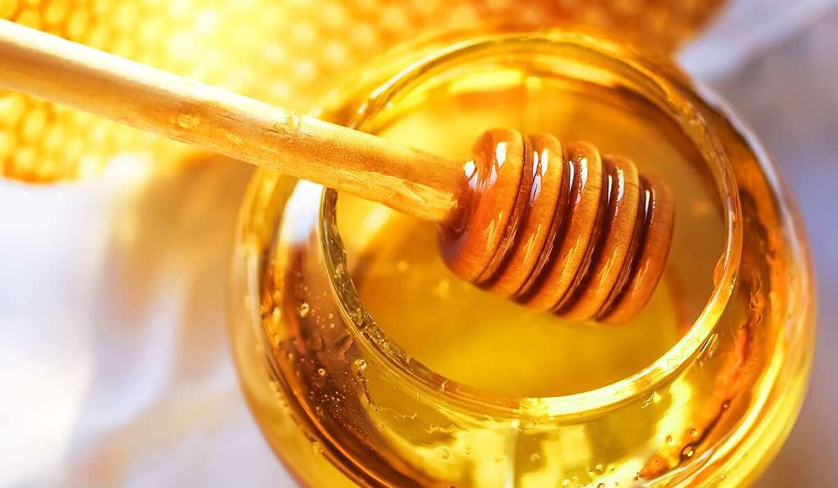 عسل أصلي أم مغشوش؟.. حيل ذكية لشراء عسل بجودة عالية
