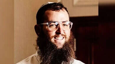 الحاخام الإسرائيلي تسفي كوجان (منصات تواصل)
