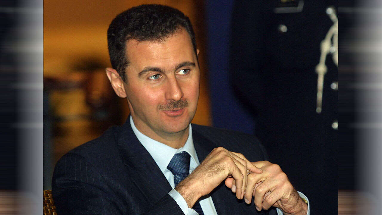 القبض على قائد عسكري كبير من أقارب بشار الأسد في سوريا.. الاسم