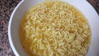 اندومي مطبوخ (يوتيوب)