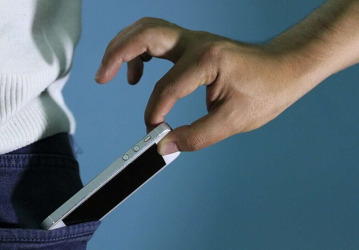 سرقة صورة تعبيرية (مواقع)